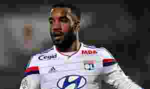 lacazette-pilih-menetap-di-lyon